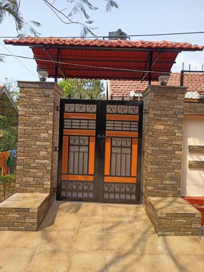 Singh Cottage Lonavala Esterno foto